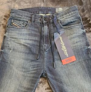 NWT Diesel Jogg Jeans Size 28